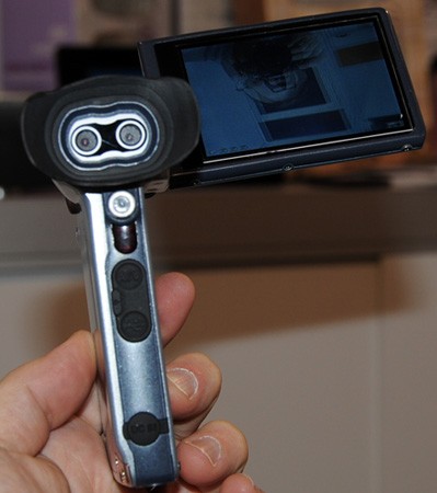 DXG 3D View - компактный камкордер с поддержкой трехмерной видеосъемки (7 фото)