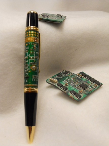 Circuit Board Pen - ручка для админа (2 фото)