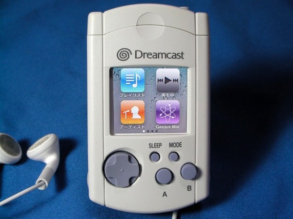 iPod nano встроили в модуль памяти от Dreamcast (видео)