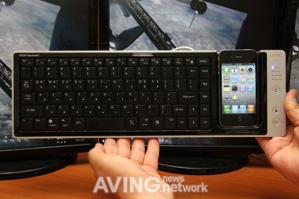iPhone Omnio WOWKeys - клавиатура для iPhone (9 фото)