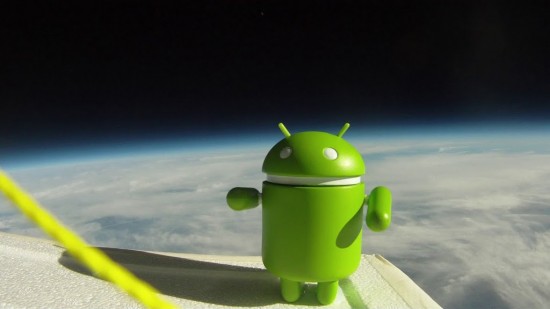 Nexus S отправили в космос (2 видео)
