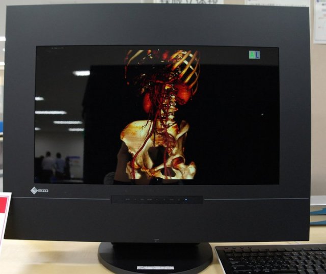 3D DuraVision LCD - свежие фото трёхмерного монитора (4 фото)