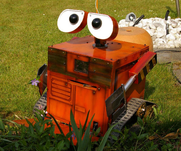 Системный блок в виде робота WALL-E (51 фото + видео)