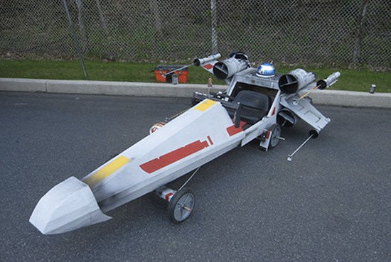 Истребитель X-Wing из звездных войн (8 фото)