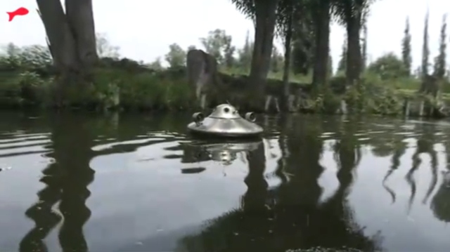 Летающая тарелка на озере (видео)