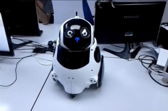 Новые навыки робота QBO (видео)