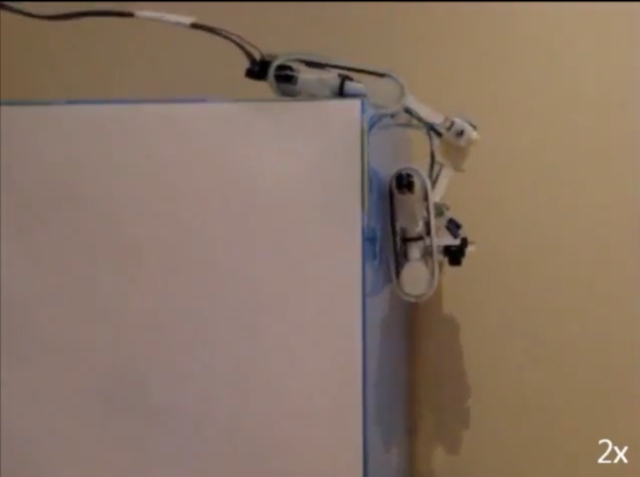 Гусеничный робот ездящий по стенам (видео)