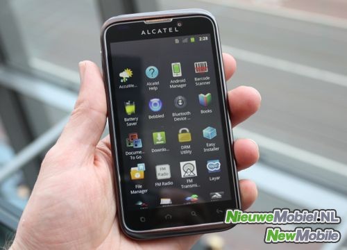 Alcatel One Touch 995 - не дорогой смартфон на базе Android 4.0 (3 фото)