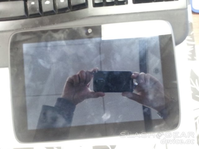 Первые шпионские фото планшета на базе Intel Medfield (7 фото)