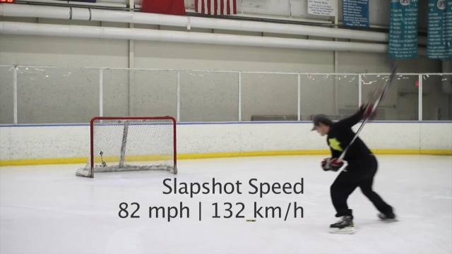 iPhone в качестве хоккейной шайбы (видео)