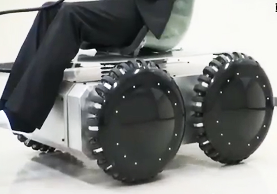 Роботизированное инвалидное кресло (видео)