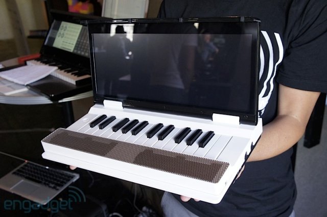 Мультимедийный синтезатор Miselu Neiro (10 фото + 2 видео)