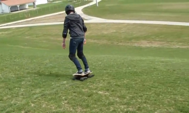 Скейтборд на гусеничном ходу (видео)