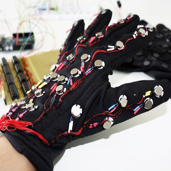 Tactile glove lets hearing and vision impaired send text messages (video)