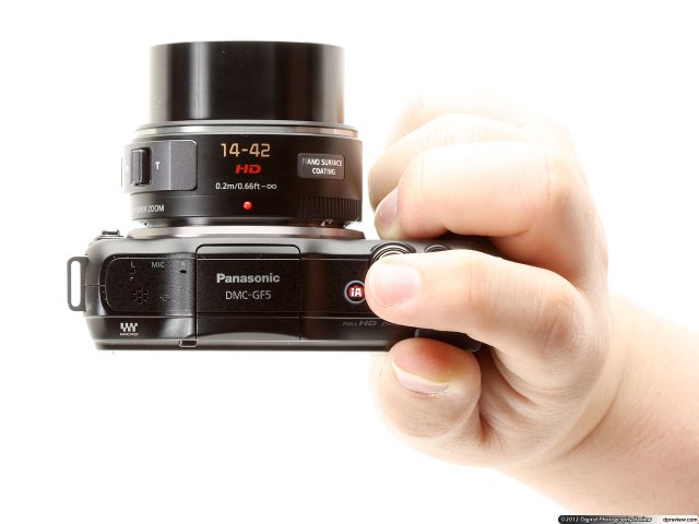 Panasonic Lumix DMC-GF5 - обновлённая версия беззеркальной камеры (6 фото)