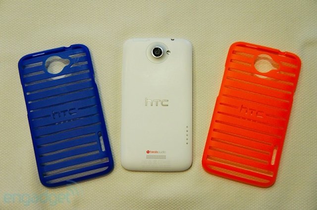Защитный чехол для смартфона HTC One X (8 фото)