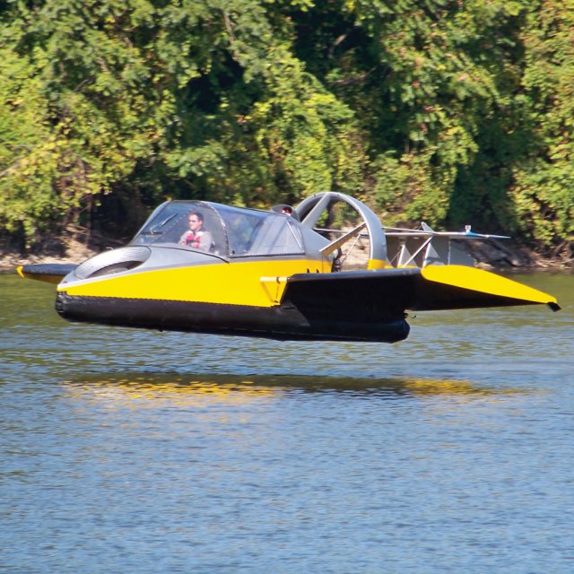 The Flying Hovercraft (4 pics + video)
