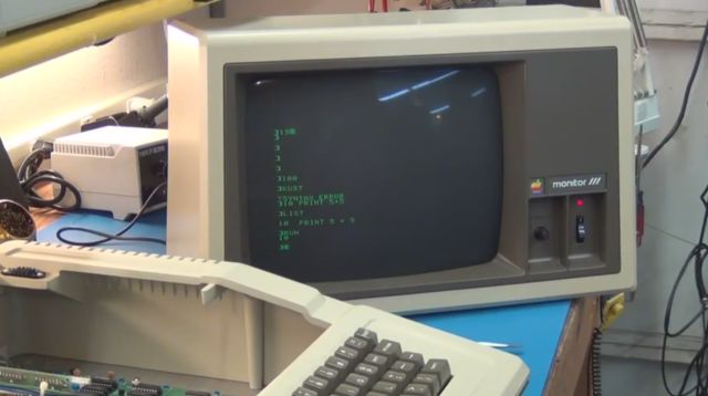Обзор компьютера Apple II Plus (2 видео)