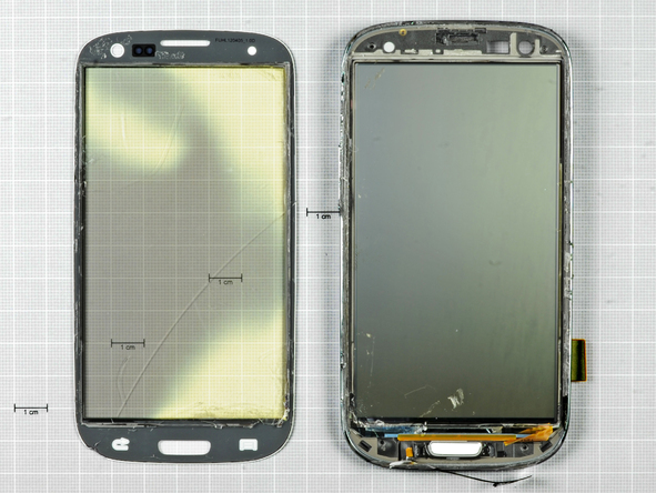 Смартфон Galaxy S III разобрали на части (12 фото)