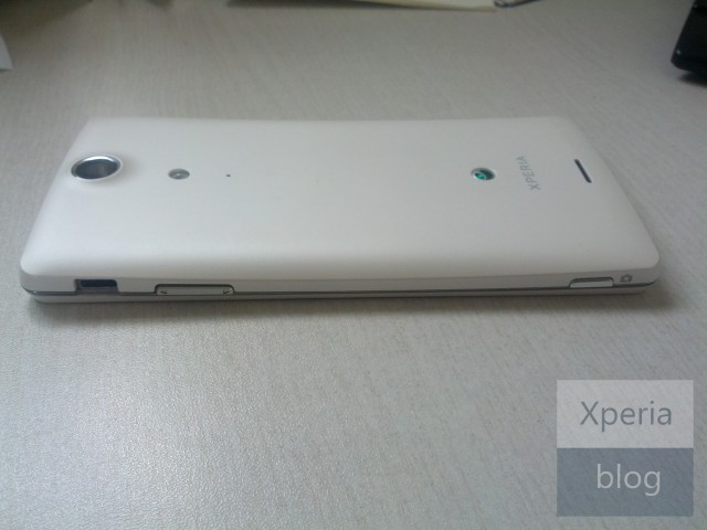 Шпионские фото неанонсированного смартфона Sony Xperia GX