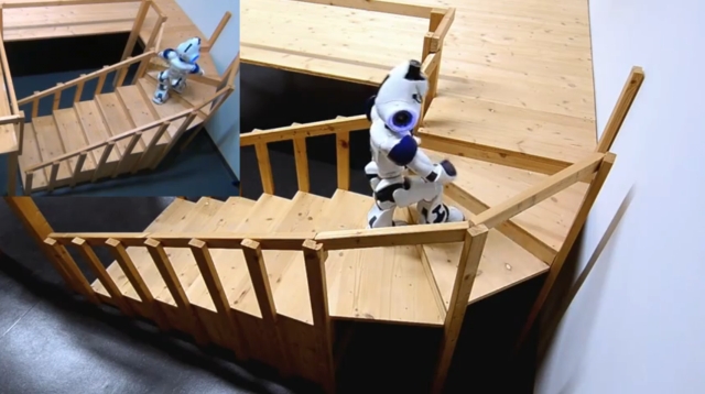 Гуманоидного робота Nao научили ходить по лестницам (видео)