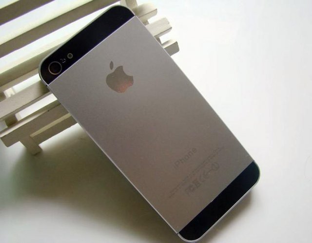 Китайцы начали торговлю макетами iPhone 5 (7 фото)