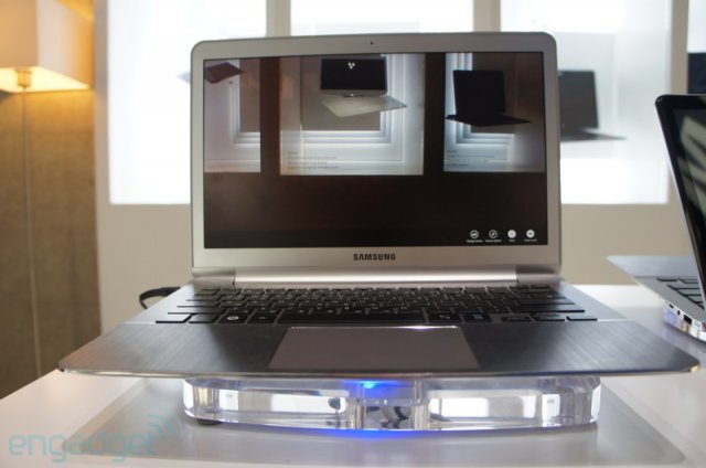 Ноутбук Samsung с двумя дисплеями (19 фото + видео)