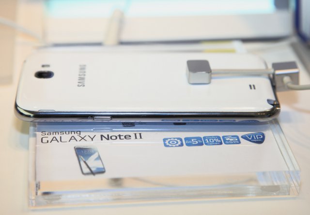 Samsung GALAXY Note II: российская презентация (16 фото)