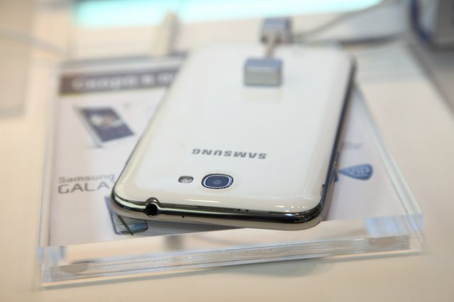 Samsung GALAXY Note II: российская презентация (16 фото)
