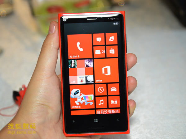 Рабочий прототип Nokia Lumia 920T (4 фото)