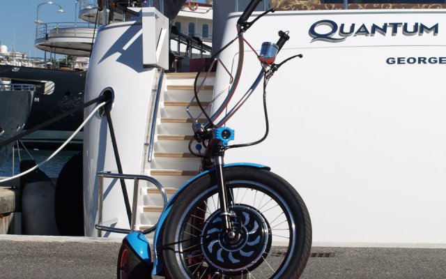 Qugo - трёхколёсный электромобиль (9 фото + видео)