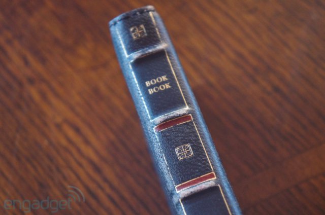 BookBook - оригинальный чехол для iPhone (17 фото)