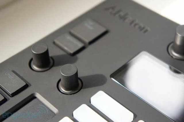Нестандартный синтезатор Ableton Push (8 фото + видео)