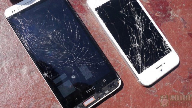Краштест смартфонов HTC One и iPhone 5 (14 фото + видео)