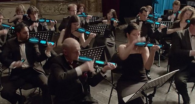 Симфонический оркестр на планшетах (видео)