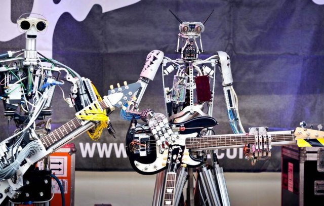 Роботы, которые скользят, ползают, летают и даже играют рок (16 фото)