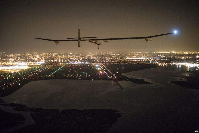 Solar Impulse завершил беспосадочный перелет через США
