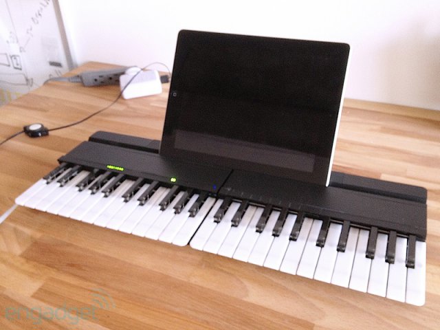 Беспроводная музыкальная клавиатура для iPad (26 фото + 2 видео)