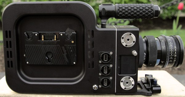 Кинокамера Black Betty 2K со встроенным Mac Mini (3 фото)