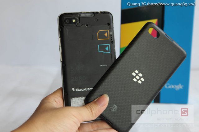 Большая утечка информации о BlackBerry Z30 (17 фото, видео)