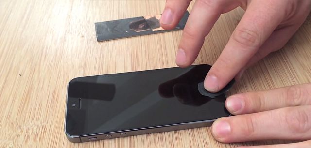 iPhone 5S: защита сканера отпечатков пальцев далека от совершенства (2 видео)