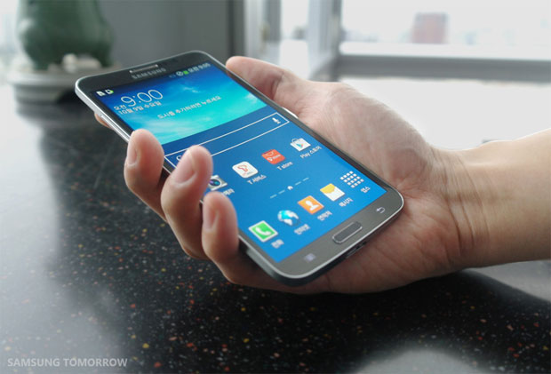 Samsung Galaxy Round - первый изогнутый смартфон (2 фото + видео)