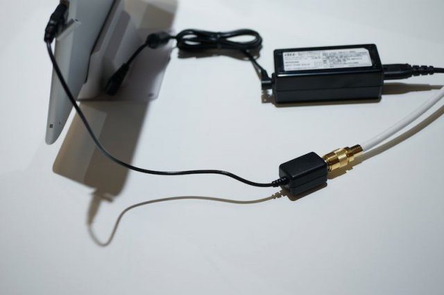FJT21 Arrows Tab - планшет со сканером отпечатков пальцев от компании Fujitsu (10 фото)