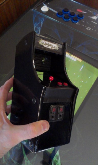 Nintendo DS превратили в игровой автомат (12 фото + видео)
