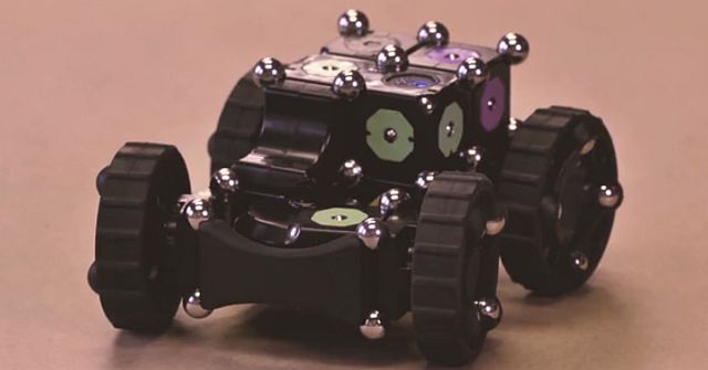 Конструктор для создания роботов MOSS (4 фото + видео)