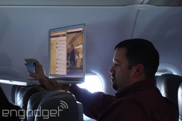 Интернет в самолёте на скорости 12 Мбит (10 фото + видео)