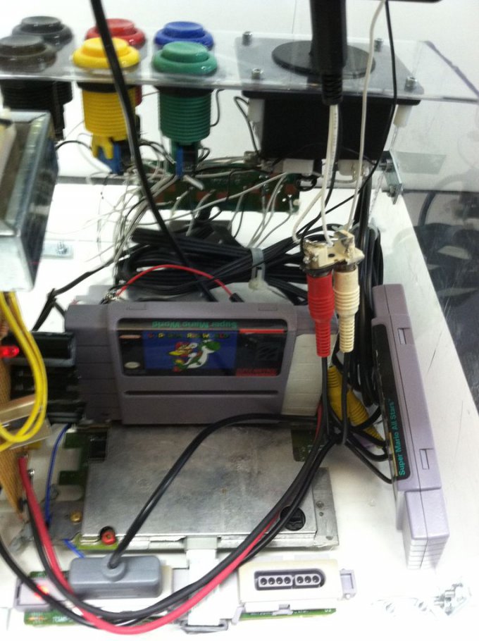 Аркадный игровой автомат на базе Super Nintendo (7 фото)