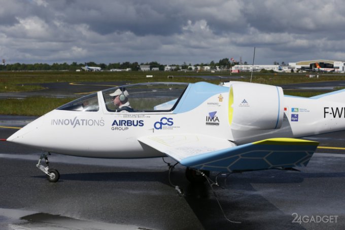 Airbus E-Fan - первый в мире серийный электрический самолет (11 фото)