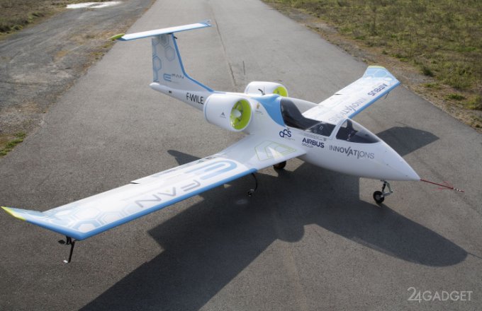 Airbus E-Fan - первый в мире серийный электрический самолет (11 фото)