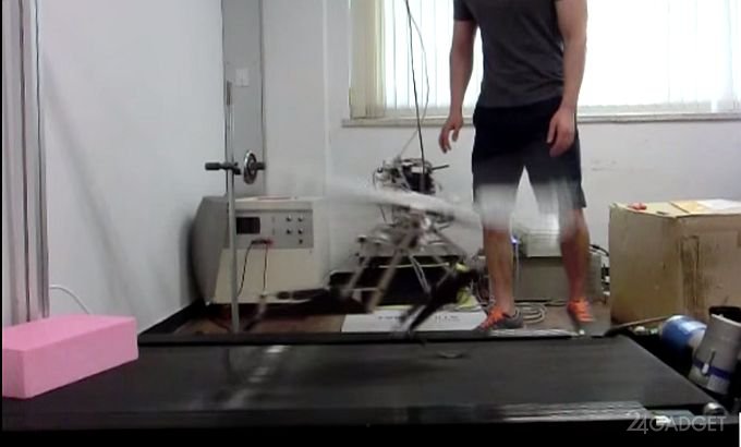 Робот-бегун с уникальной системой стабилизации (видео)